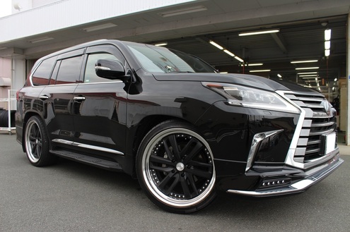 WORK LS ブライトリング SUV 24インチ レクサスLX WORK LS ブライトリングSUV 24インチの装着でございます